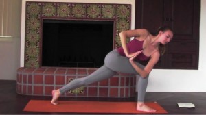 standing yoga lunge twist