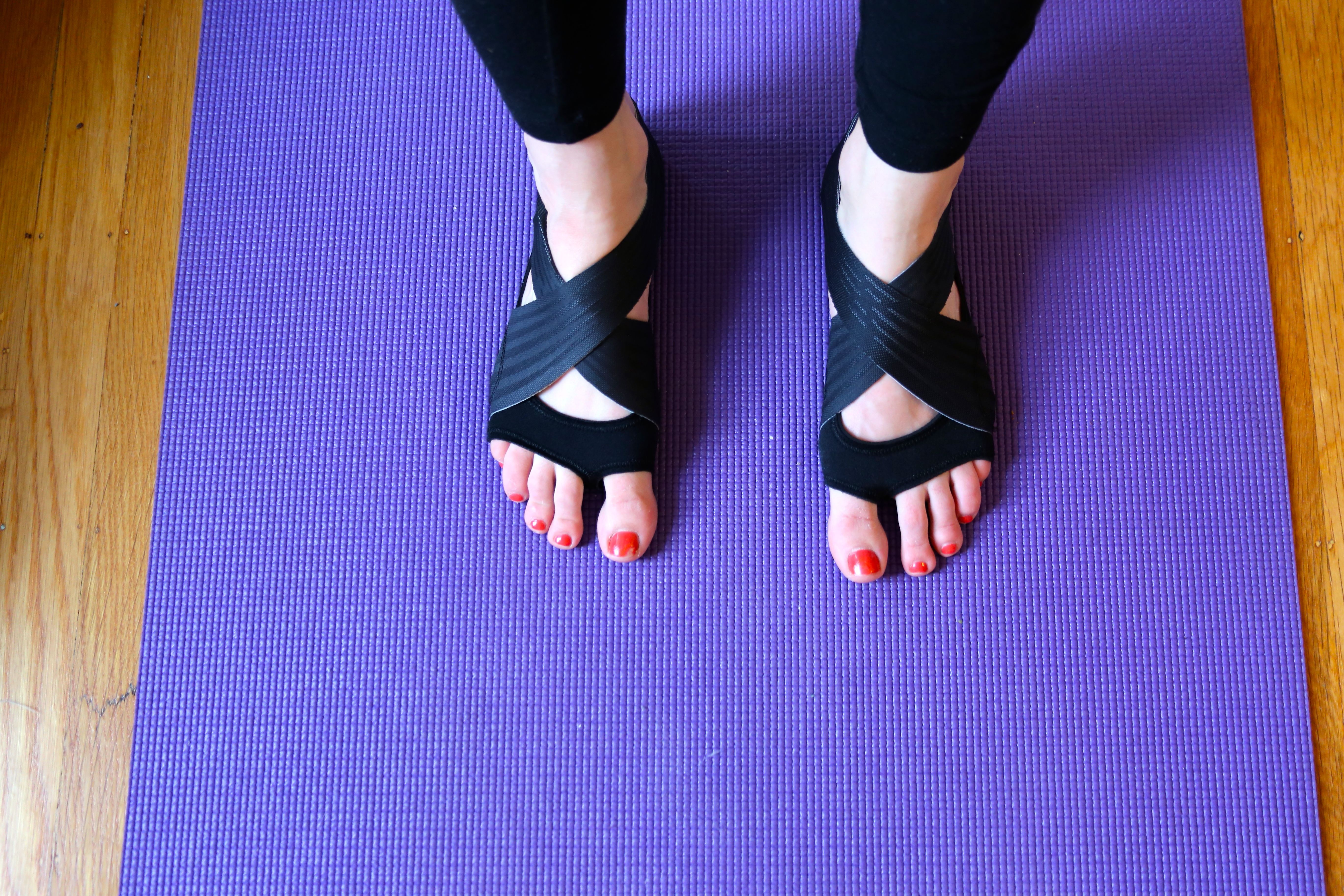 Vegen mijn tuin Nike Studio Wrap Review: Nike Yoga Shoes – Brett Larkin Yoga