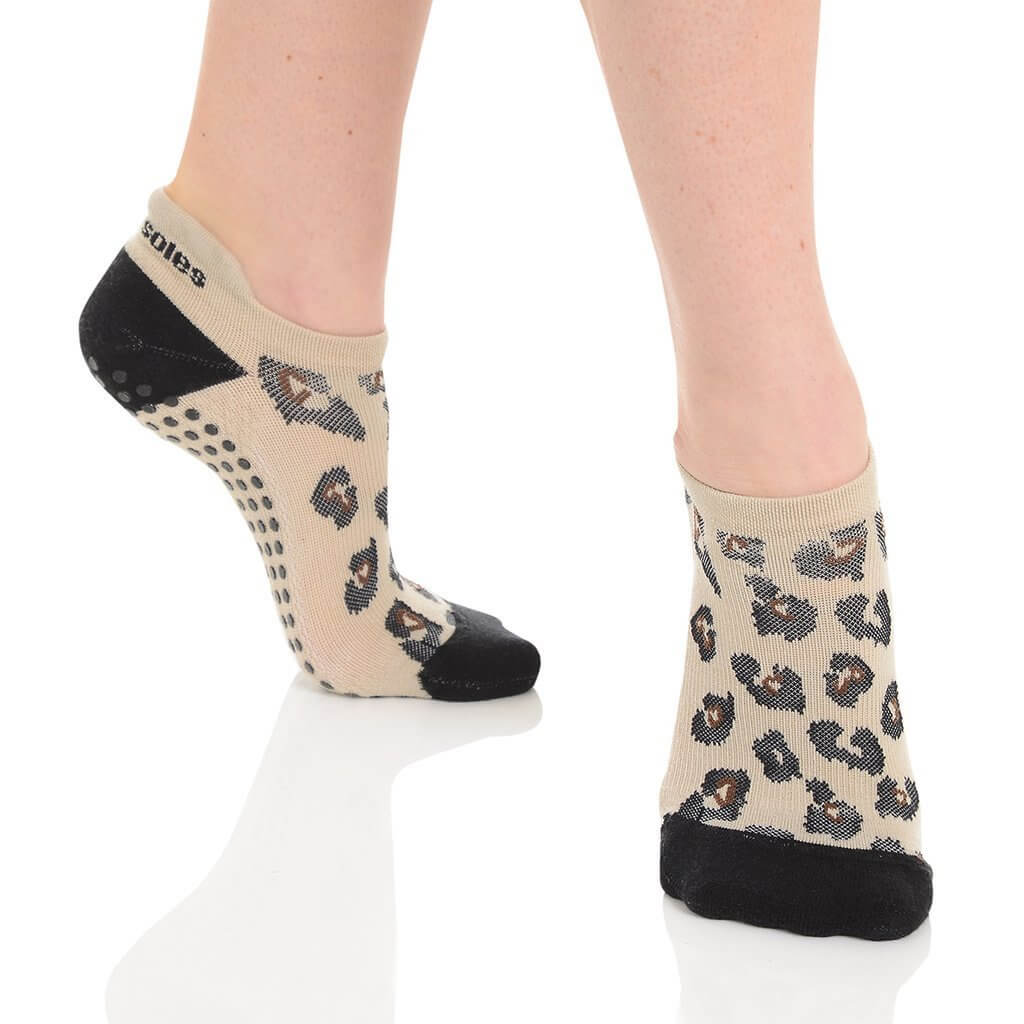 Best non slip yoga socks 2025